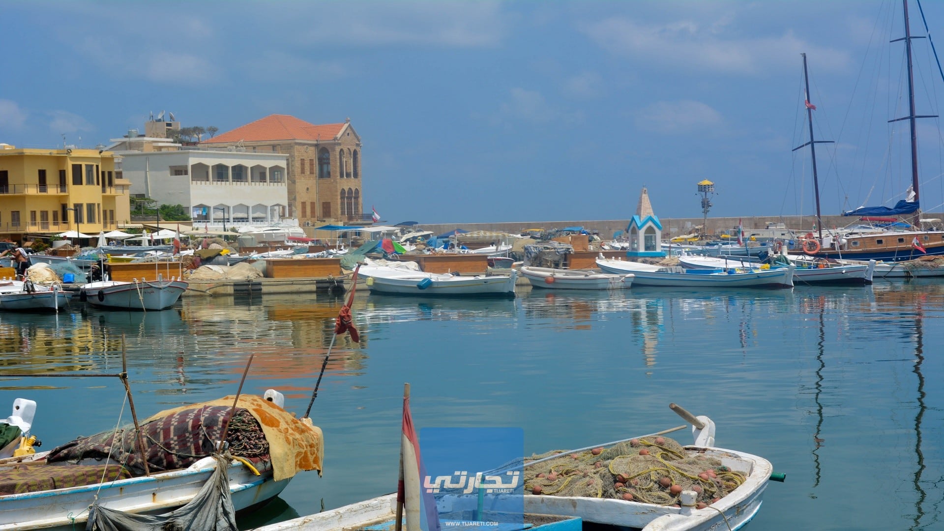 ميناء صور من موانئ لبنان البحرية